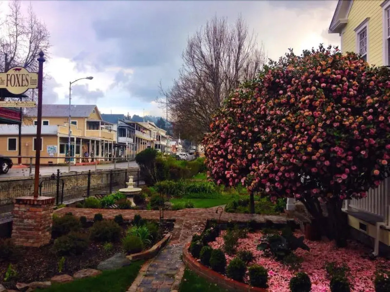The Foxes Inn of Sutter Creek