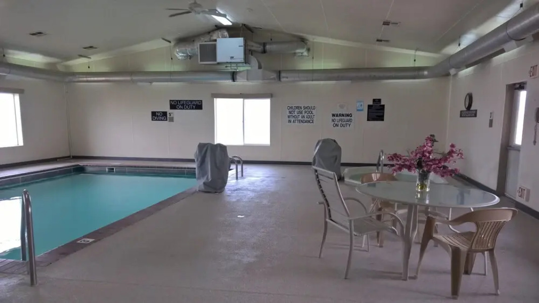 Super 8 Belgrade/ Bozeman Airport