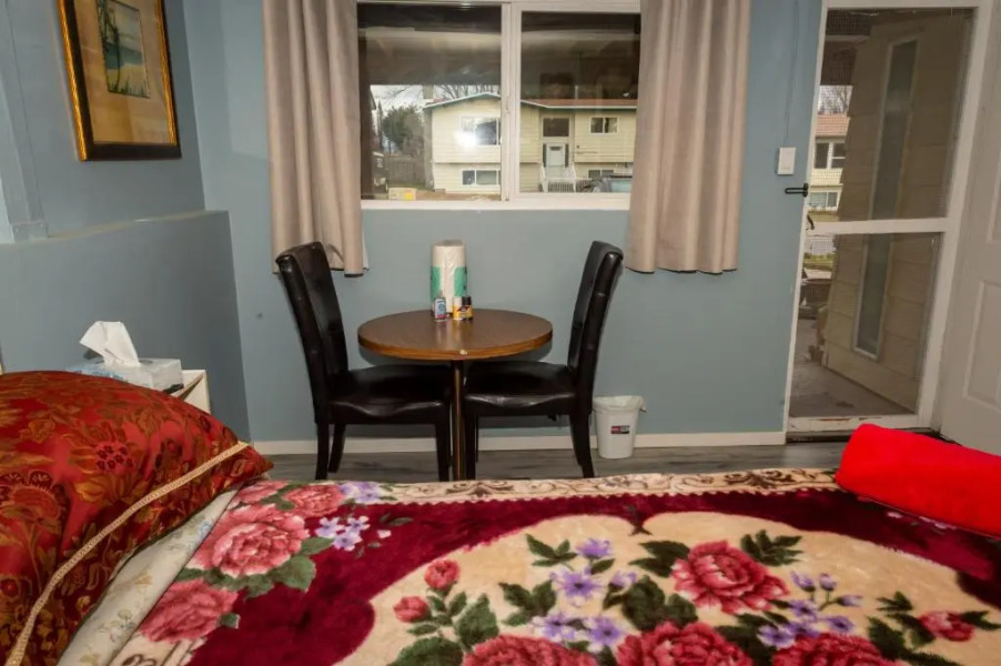 Private Retreat- Entire Property- Honeymoon Suite- J-1