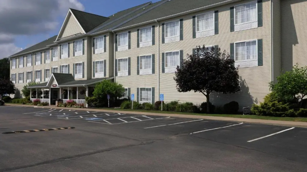 Coshocton Village Inn and Suites