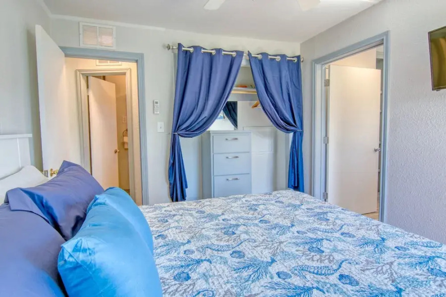 Muizenberg 6031rpb 3 Bedroom Home by RedAwning