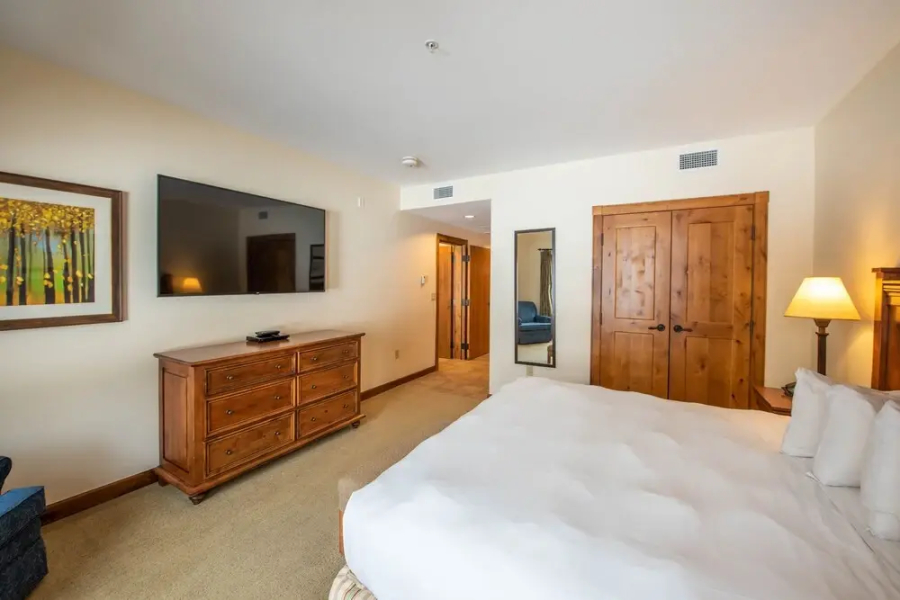 Spacious 3 Bedroom With 4 Beds And Sleeper Sofa Condo - No Cleaning Fee! by RedAwning