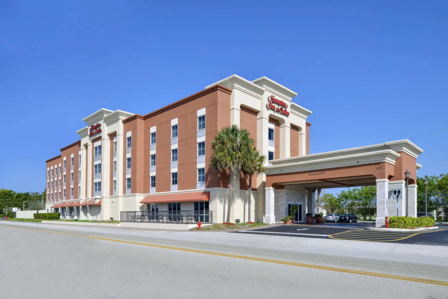 Hampton Inn & Suites - Cape Coral/Fort Myers Area, FL