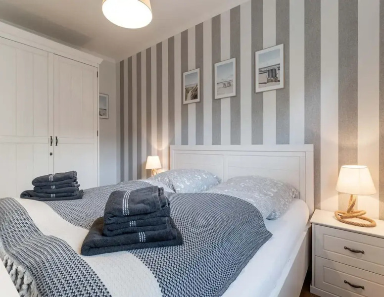 Apartment in Westerdeichstrich Near North Sea