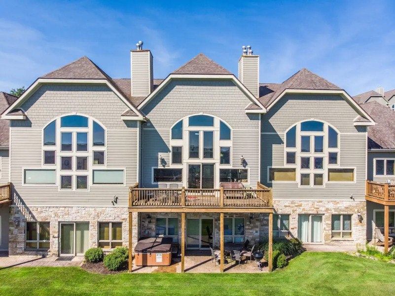 Overlook 3 Bedroom Townhome #1B