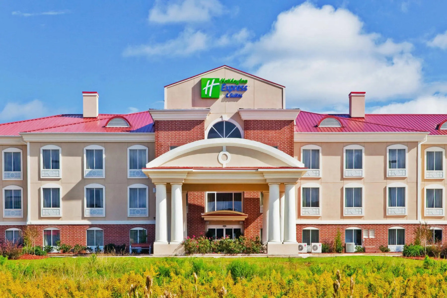 Holiday Inn Express Hotel & Suites Magee by IHG