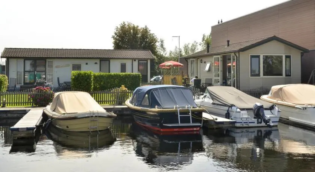 VVP Verhuur Chalet Vinkeveense Plassen