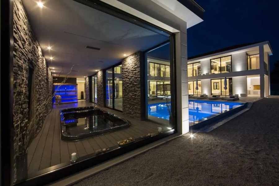 Villa Vrsar Magnifique A Beautiful Contemporary 5 Bedroom Villa Sauna and Gym