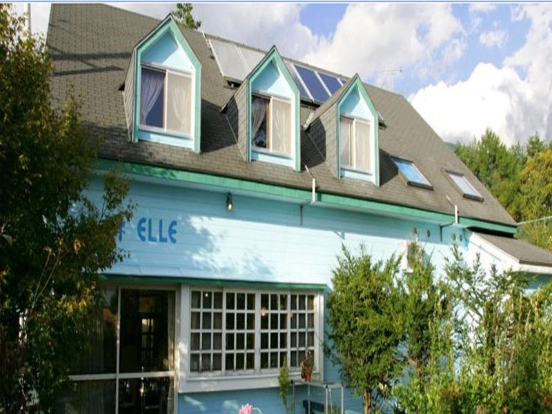 Petit Pension Il Elle