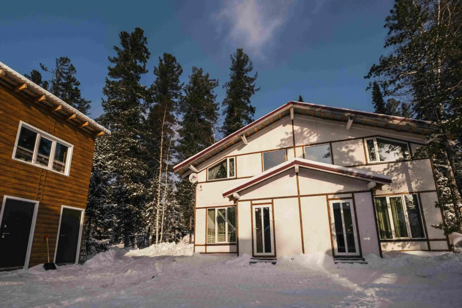 Дом в кедрах