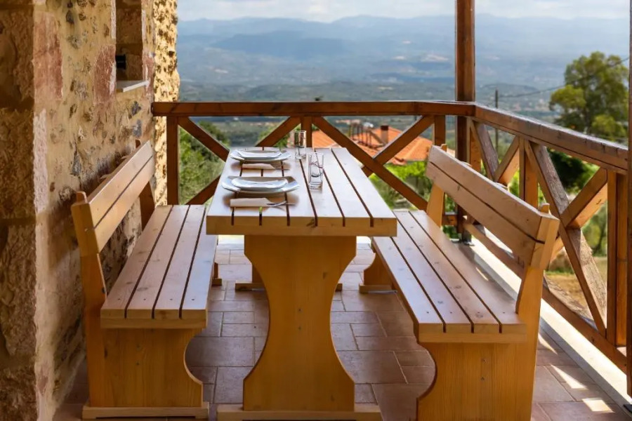 Luxury House In The Hills