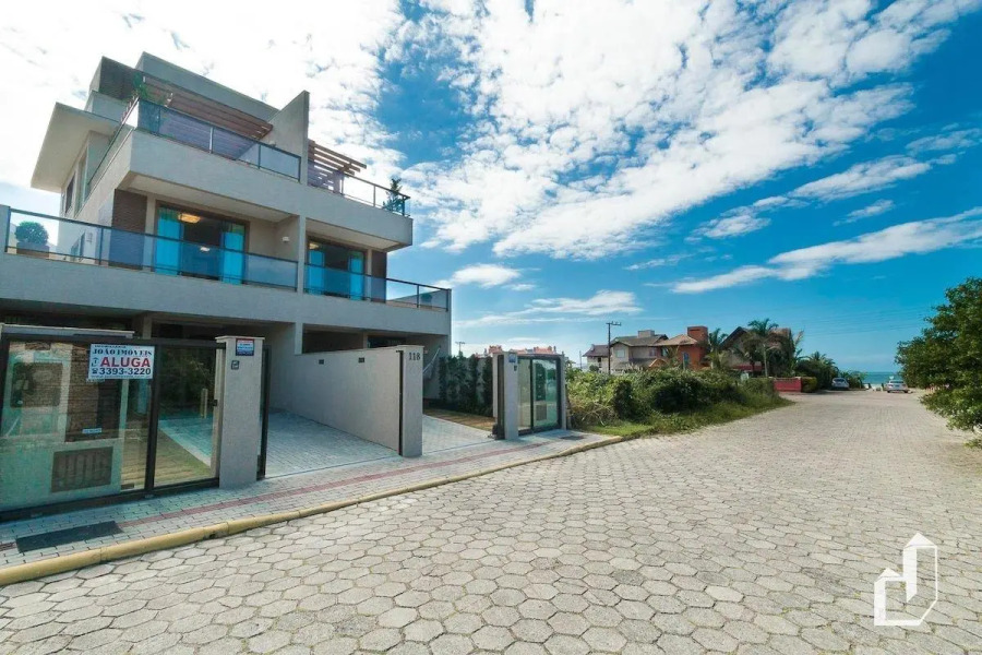 03 SUíTES CLIMATIZADAS E JACUZZI EXTERNA AQUECIDA