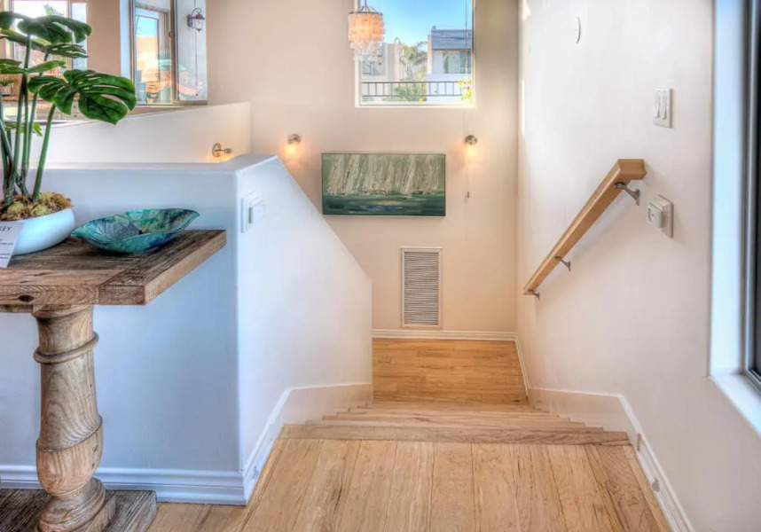 Spacious 4BR, Rooftop Deck, Fire Pit, Steps to Shore