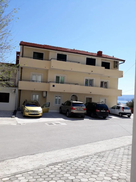Apartment Zdravko - with parking : A1 Omis, Riviera Omis