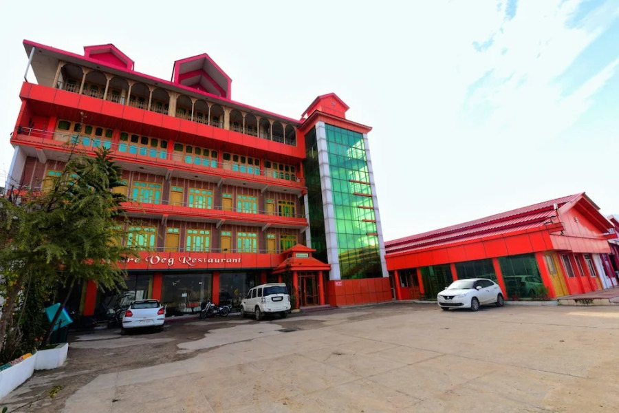 Oyo 29302 Besillio Grand Hotel