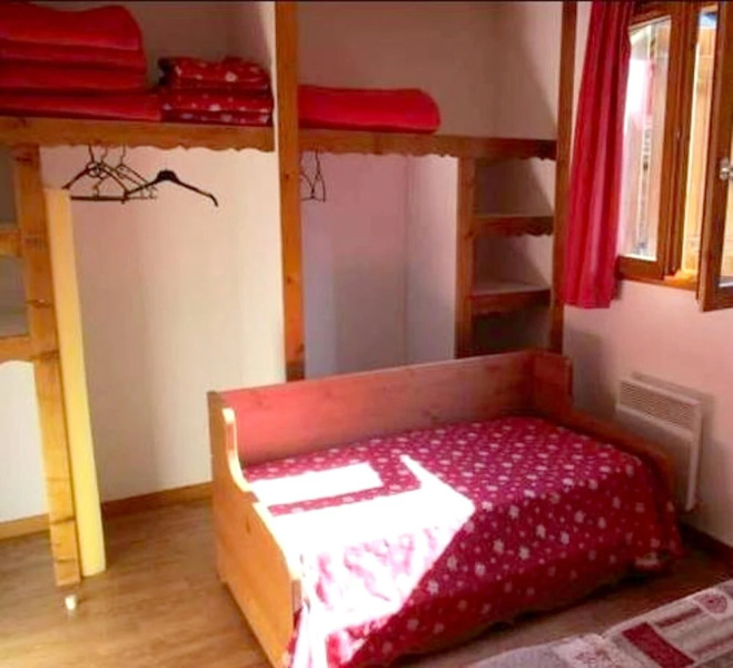Chalet With 3 Bedrooms in Le Dévoluy, With Wonderful Mountain View, Pool Access, Furnished Garden - 3 km From the Slopes