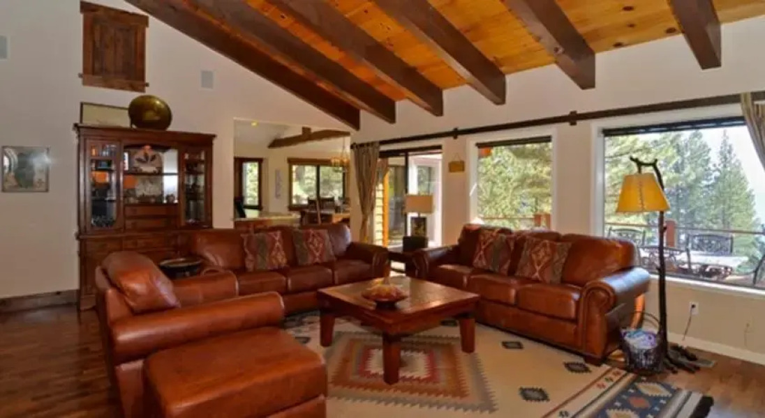 RedAwning Lodgepole Drive Holiday Home