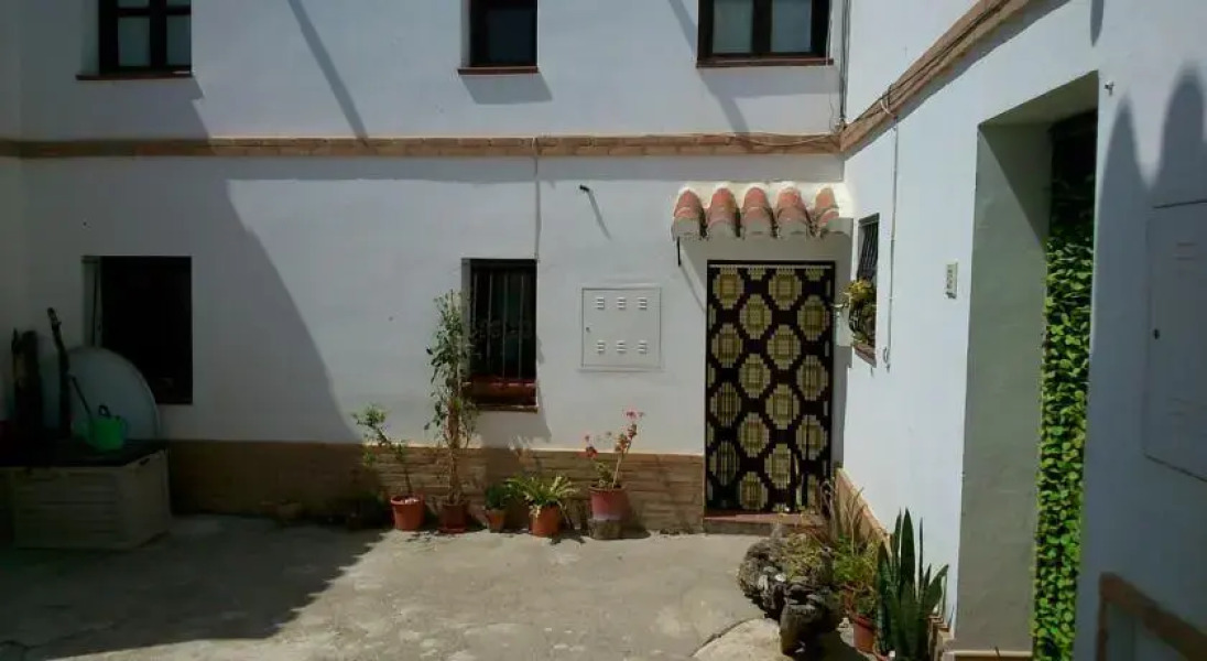 Lovely Restored Character Townhouse