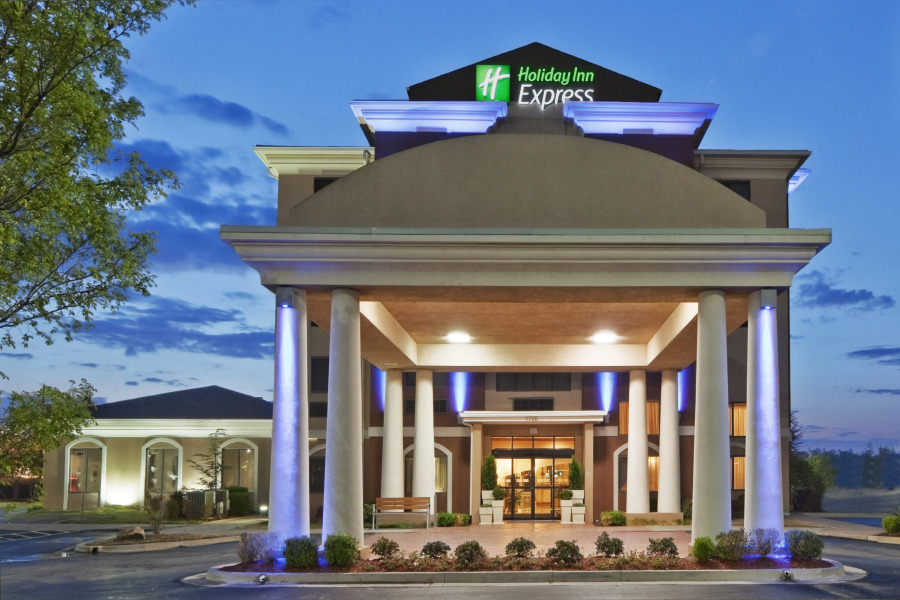 Holiday Inn Express & Suites Midwest by IHG