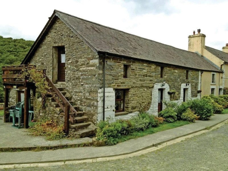 Relax in Mountain View Cottage at Cwmiar Farm