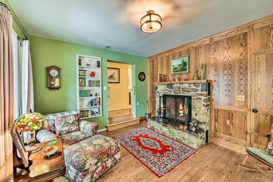 Charming Buena Vista Creekside Home: Walk to Main!