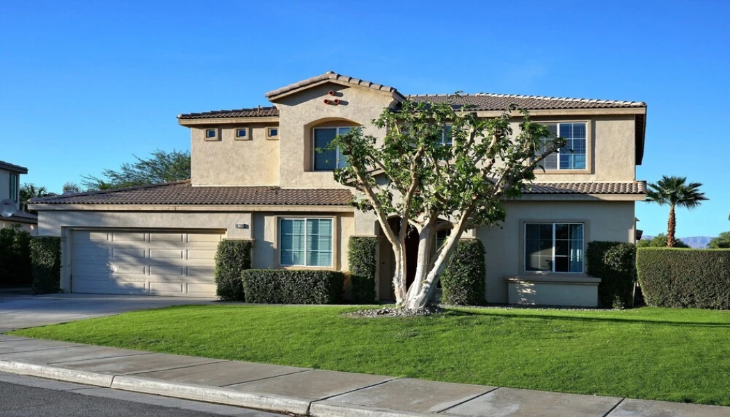 Swaying Leaf by AvantStay