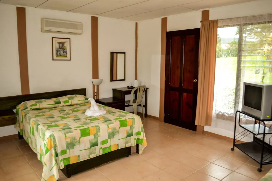 Termales del Bosque & Hot Springs