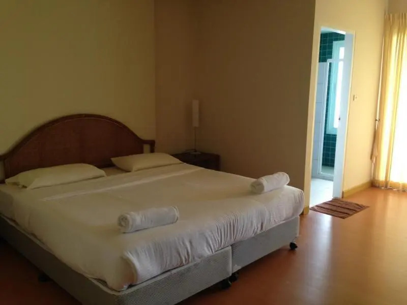 Baan Talay Samran Villa