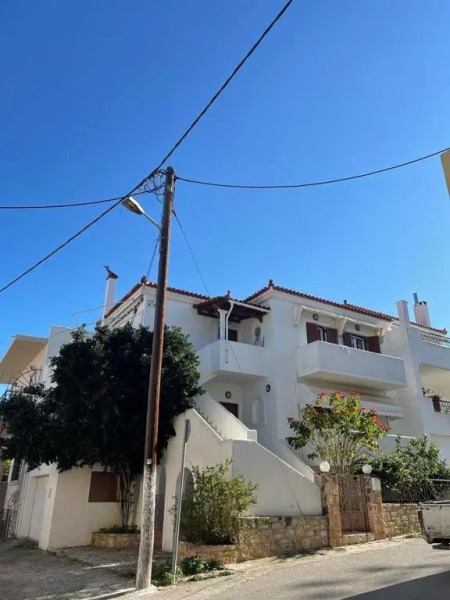 Lovely 2-bedroom apartment in the heart of Ermioni