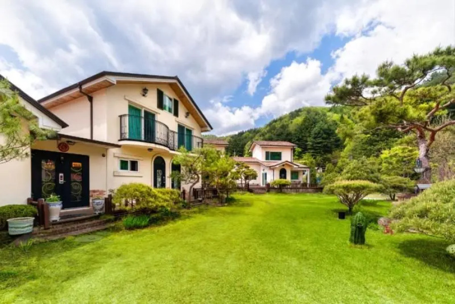 Yangpyeong Siesta Pension (pick-up, duplex, karaoke machine)