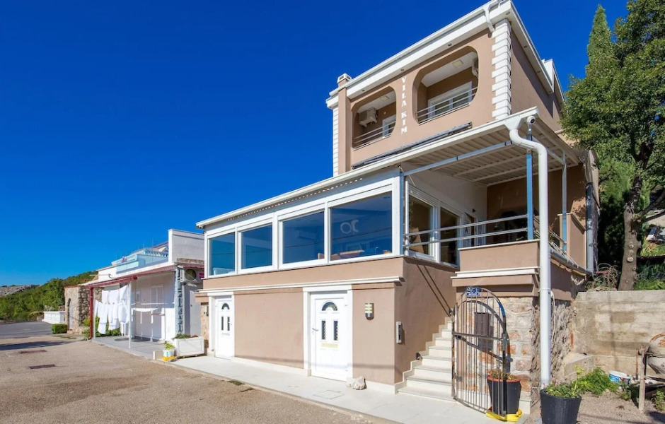 Awesome Home in Stinica With Sauna, Wifi and 6 Bedrooms