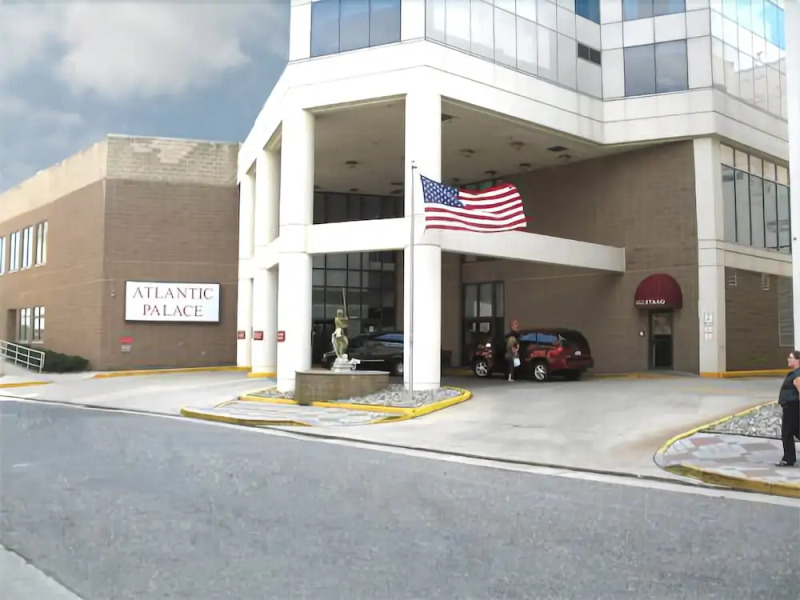 Atlantic Palace Suites