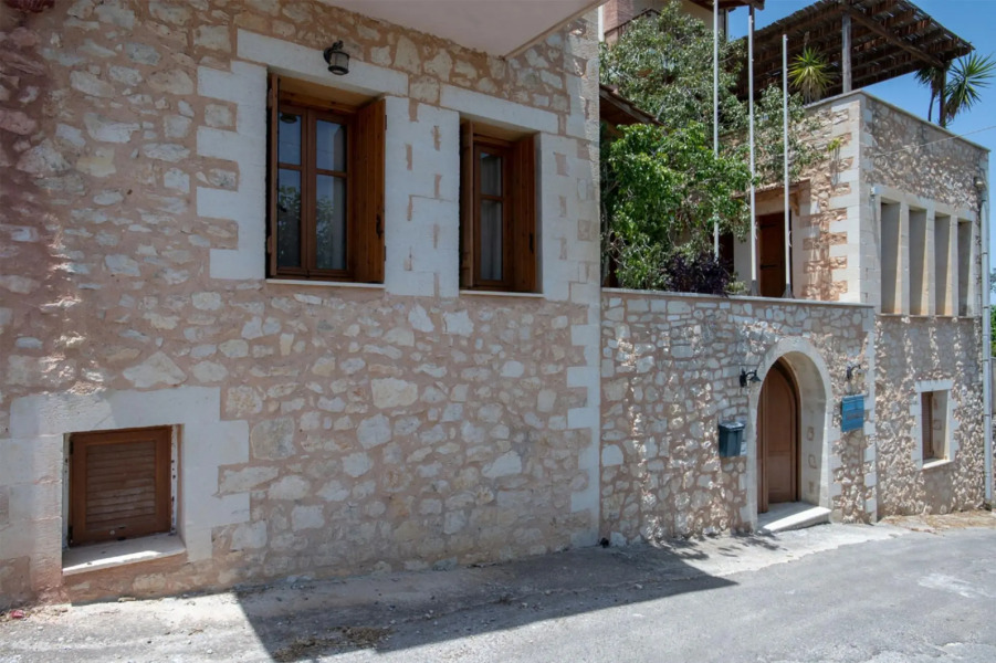 Eftrapelia Provarma Villa