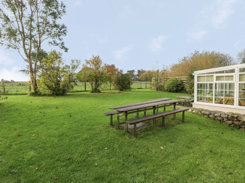 Ynys Pandy, Garndolbenmaen