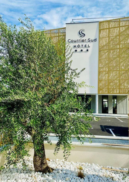 Courrier Sud