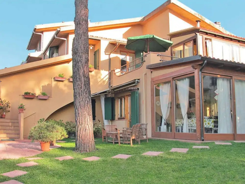 Tuscan Villa With Sea Views