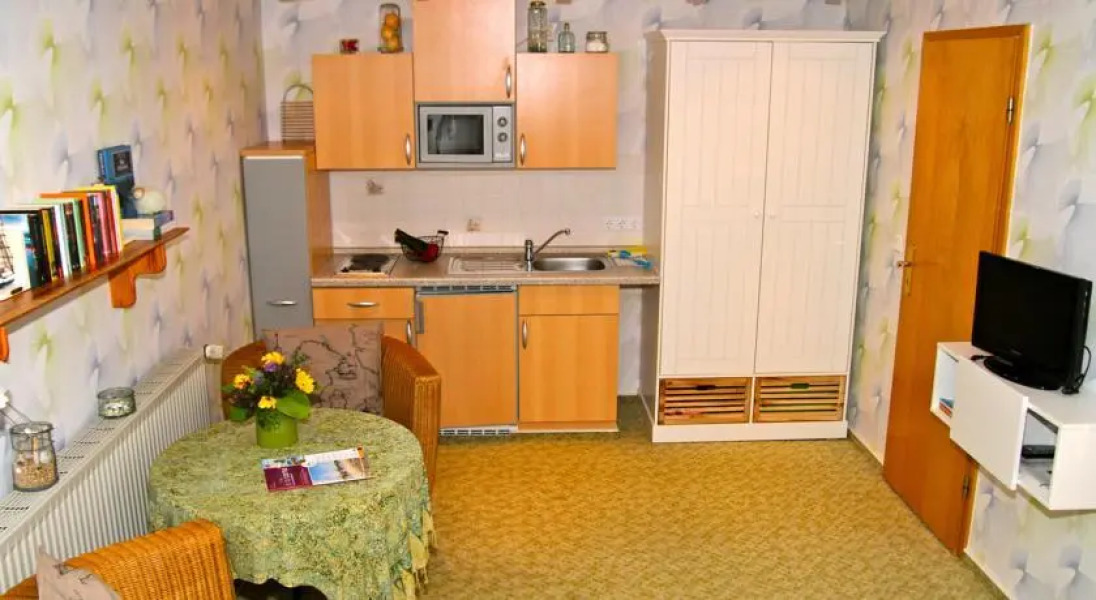 Sonnige Souterrain-Ferienwohnung