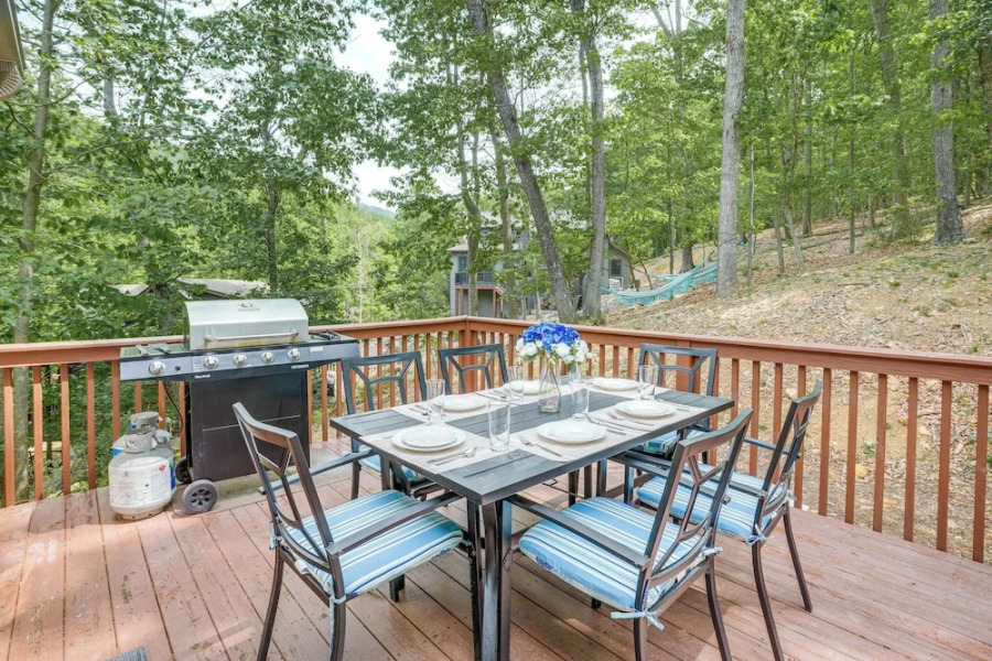 Spacious Massanutten Home w/ Hot Tub & Sauna!