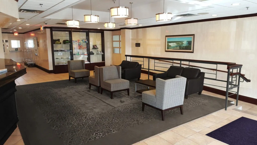 Ramada By Wyndham Niagara Falls By The River