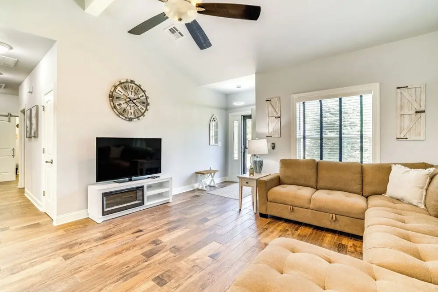 < 1 Mi to Golf & Marina: Inviting Home in Afton!