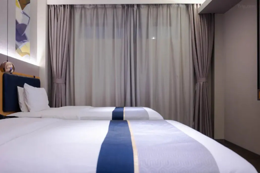 Homeinn Selected Hotel (Minzhong Street Baishan)