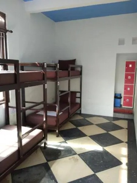 Karma Backpacker House