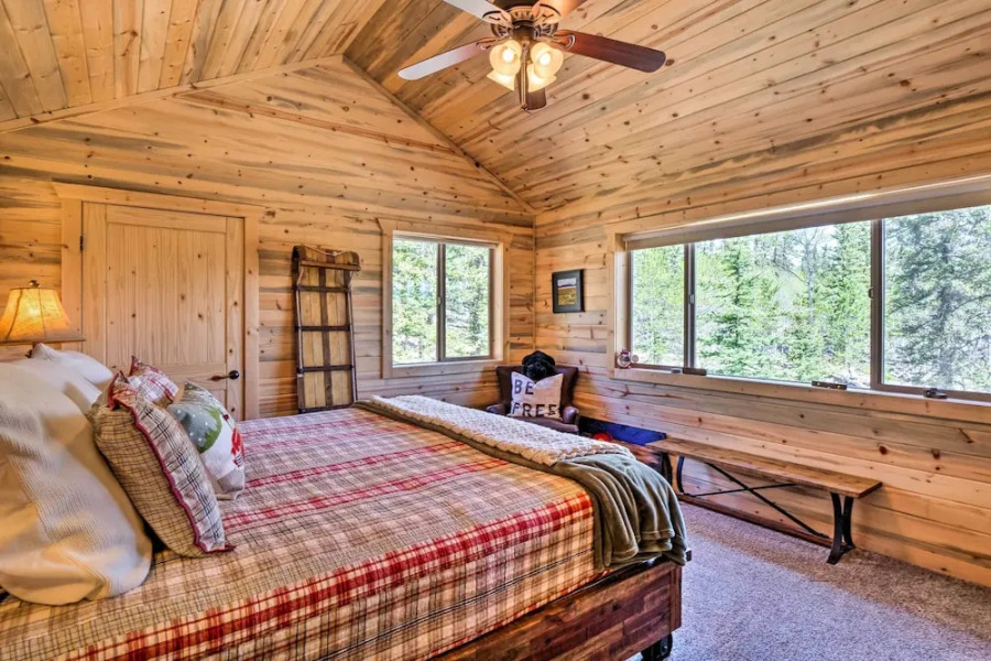 Jefferson Cabin w/ Fire Pit: Near Hiking Trails!