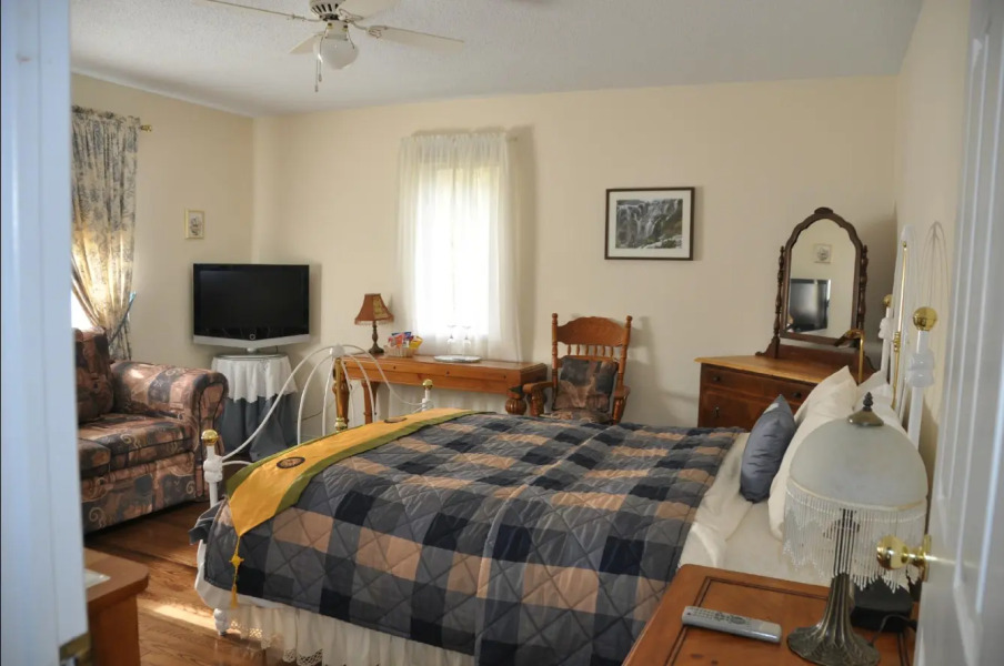 A La Villa Rivermead