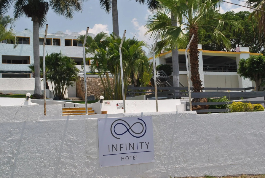 Hotel Infinity