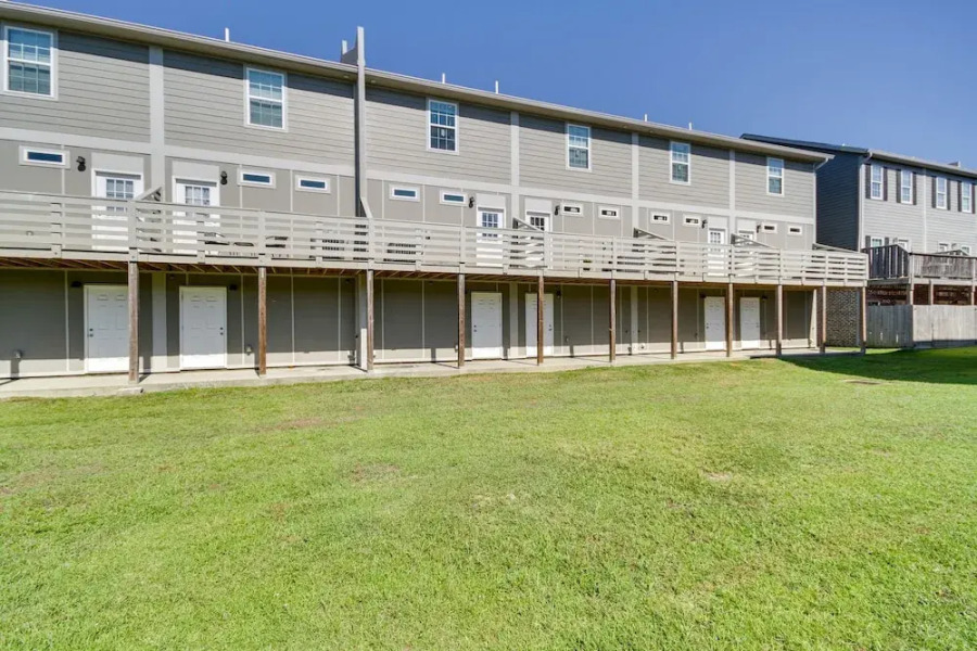 Spacious D'iberville Townhome Near Beach & Casino!
