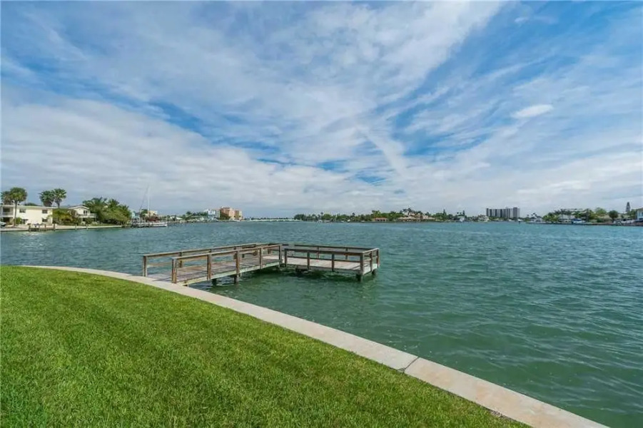 203 - Palms of Treasure Island