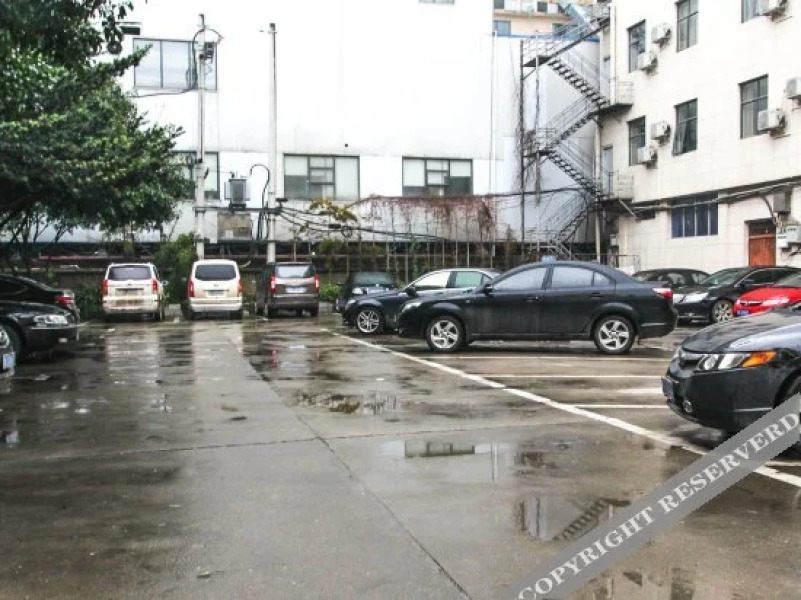 Yijia Business Hotel (Leping)