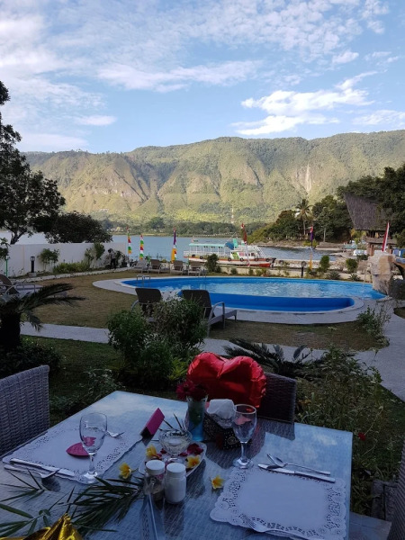 Zoe's Paradise Waterfront Hotel