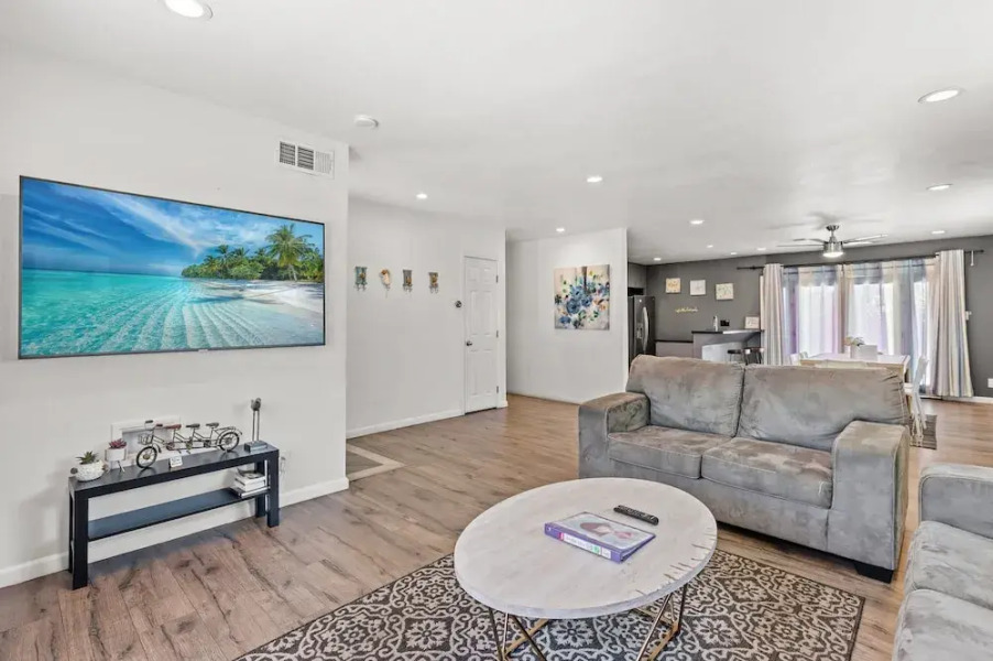 Spacious Family Friendly House in Central Location